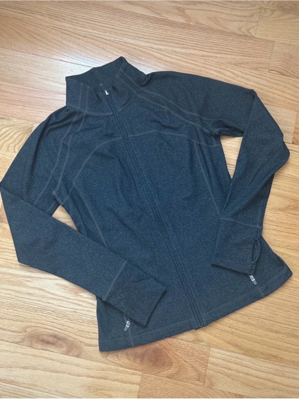 NWOT GAP Fit Women's Black Zip-Up Active Jacket with Thumbholes